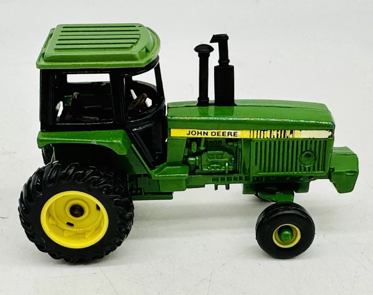 Ertl John Deere Tractor Cast