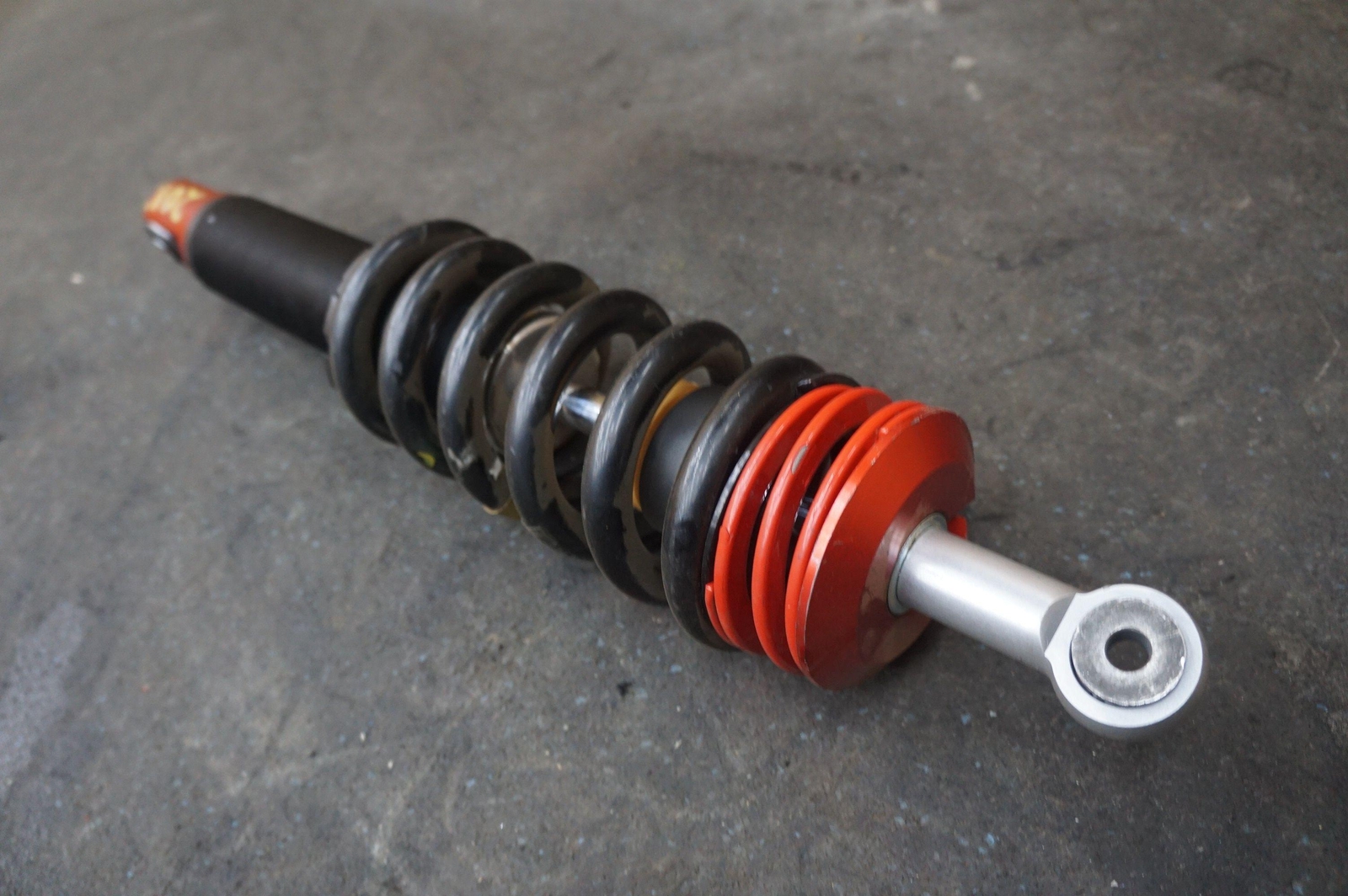 Rear Left or Right Shock Absorber OEM 333581 Ferrari 488 Challenge 2019