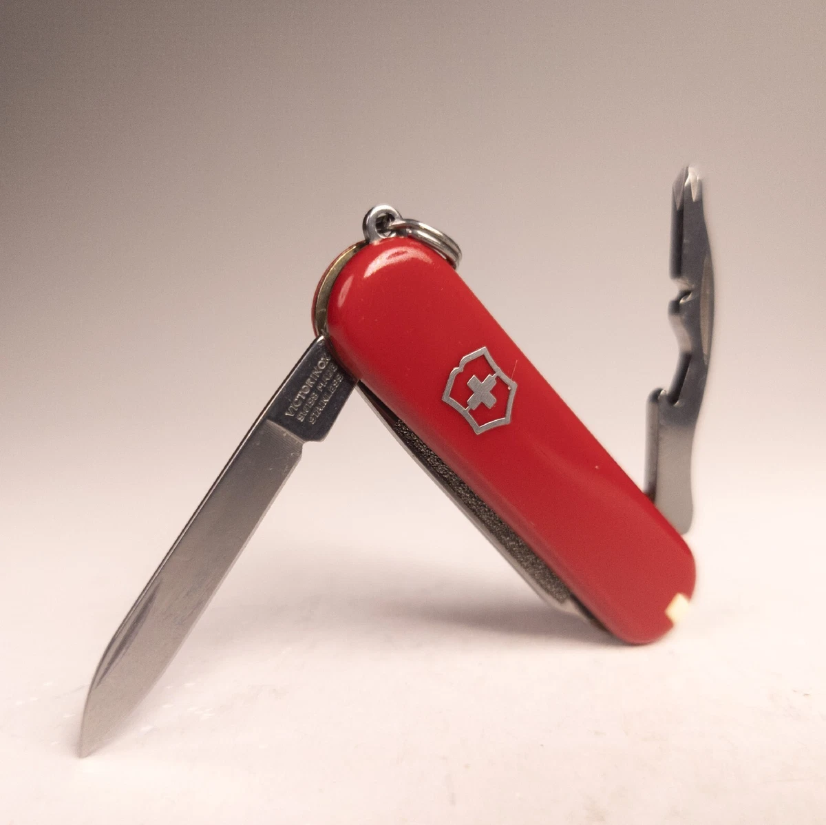 Swiss army deals rally