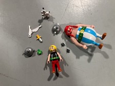 Asterix et Obelix et Idefix tiré de Playmobil camp romain 71542 NEUF