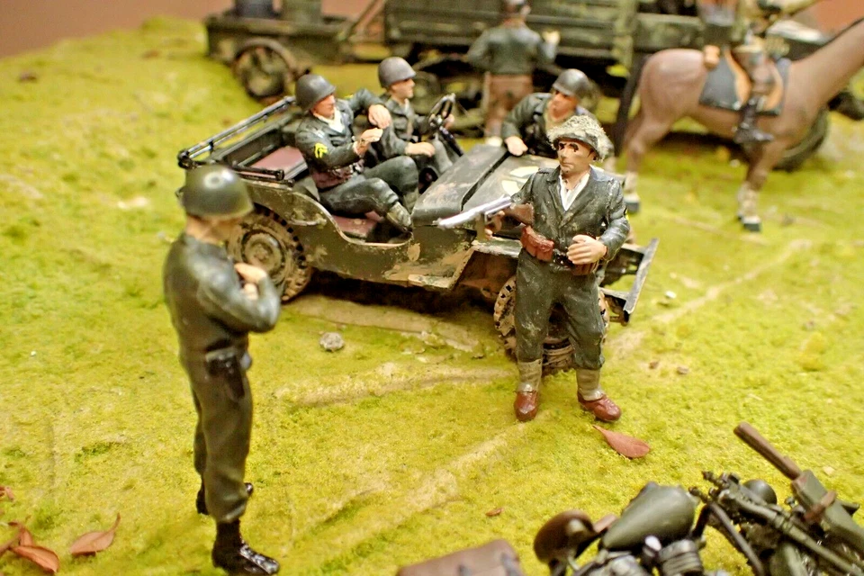 Built Painted Tamiya 1/35 U.S. half-track truck, jeep & infantry lot - Image 2 of 4