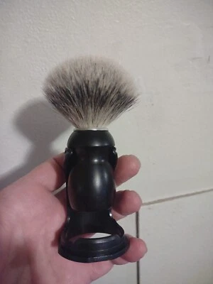 Boti Brush 20mm Badger And Wood Shave Brush With An ABS Plastic Stand - Image 1 of 4
