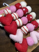 LOVE  CUPCAKES NEW  WOOL GARLAND Farmhouse 6 Feet Valentine  s CUTE 