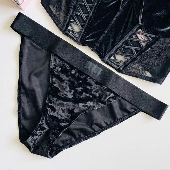 LARGE Victoria’s Secret velvet black corset bra set bikini panties - Image 3 of 4