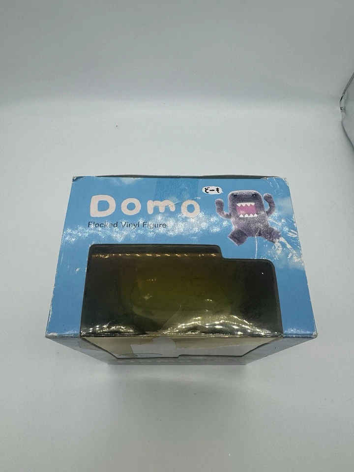 Sellado de fábrica Extra Raro NUEVO EN CAJA DOMO 4" FIGURA DE VINILO FLOCADO VERDE INVIERNO 1/500 Foto 3 de 4
