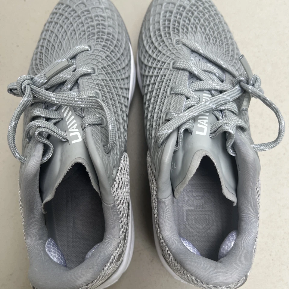 Металлические бутсы для девочек Under Armor 5,5. 692 - Изображение 3 из 4