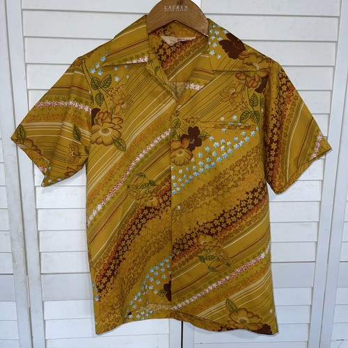 Sears Hawaii Medium Flowers on Mustard Yellow/Vintage 60's/