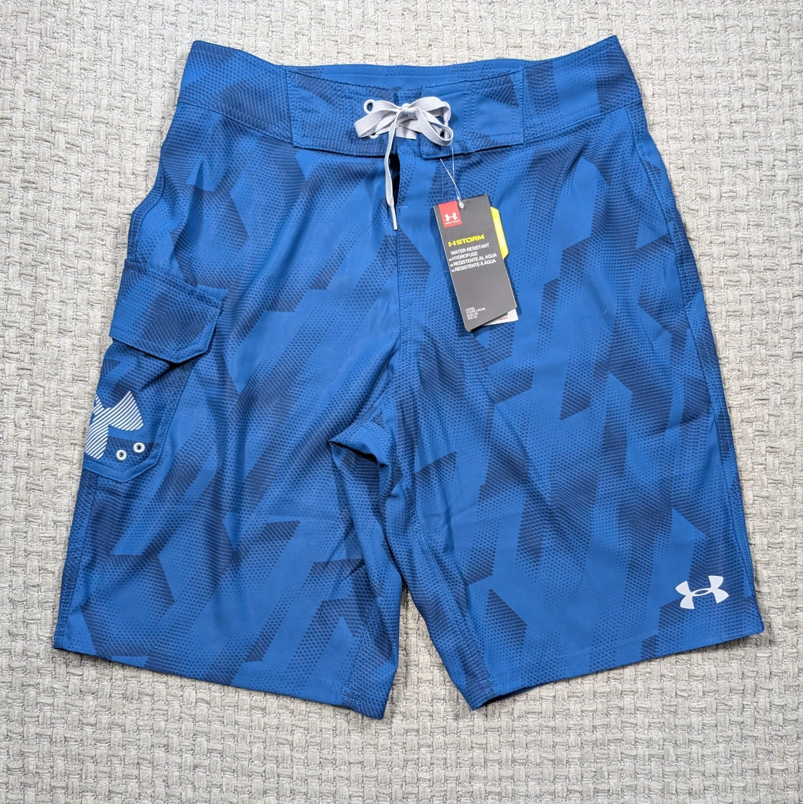 UA Storm Heat Gear Shorts Mens Sz 30 Wicking 10" Blue Cargo Stretch Boeadshorts
Opens in a new windo
