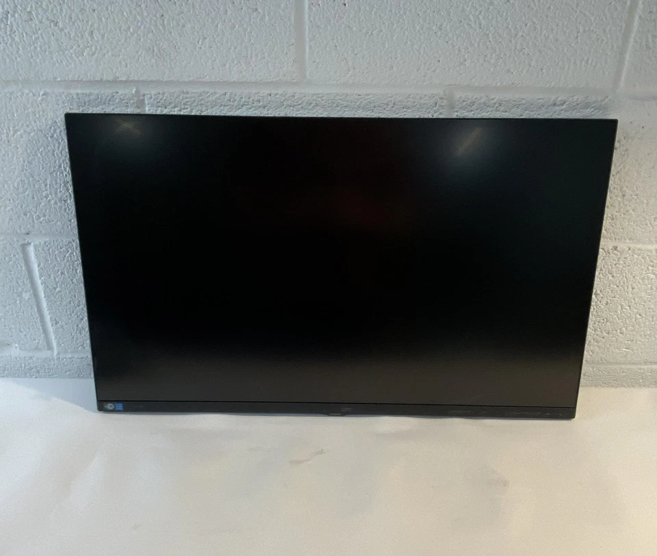 SAMSUNG 32-Inch ViewFinity S7 (S70D) Series 4K UHD (LCD DAMAGED) - Image 2 of 4