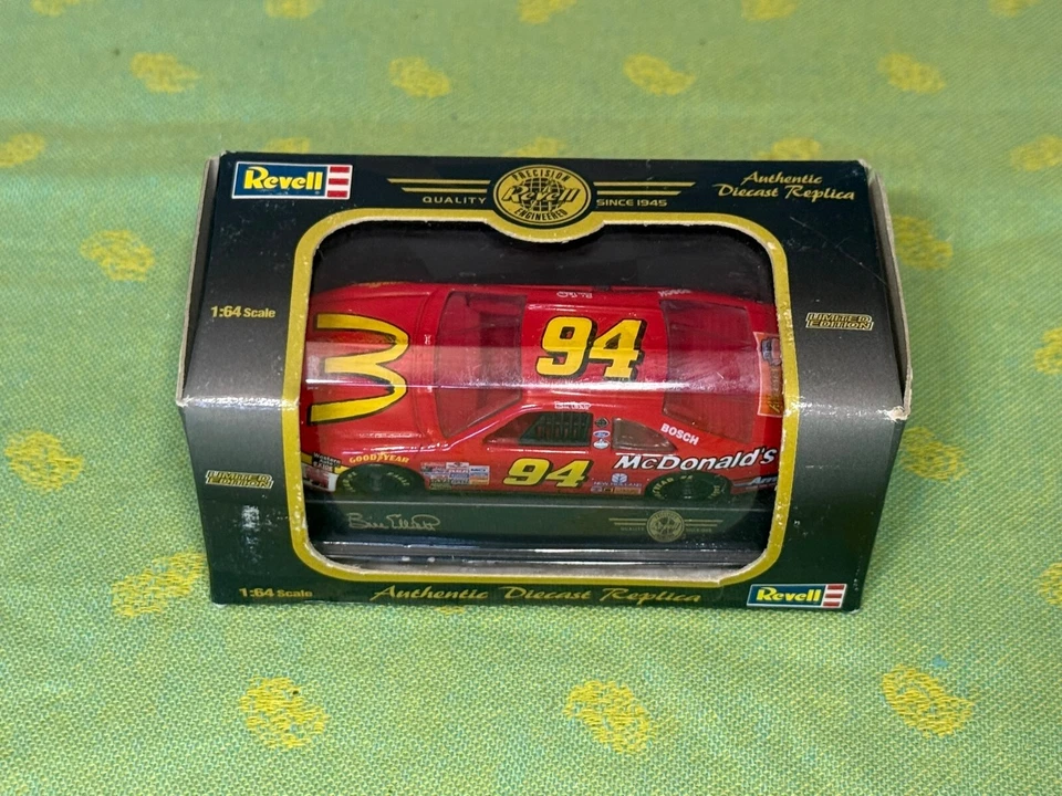 Bill Elliott #94 1997, Mc Donalds Thunderbird -- Revell Foto 2 de 4