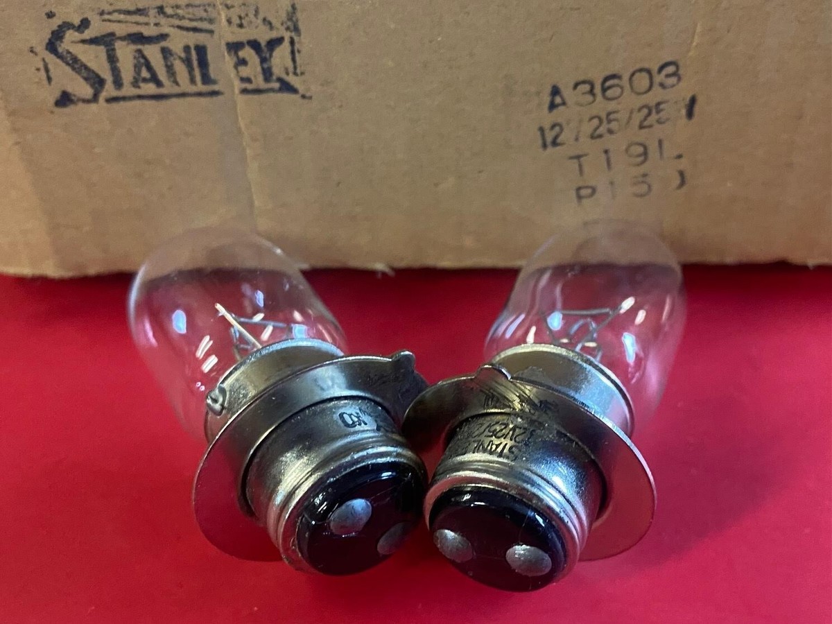 STANLEY • NOS 12V 25/25W HeadLight Bulb Set 2pc Kubota Tractor