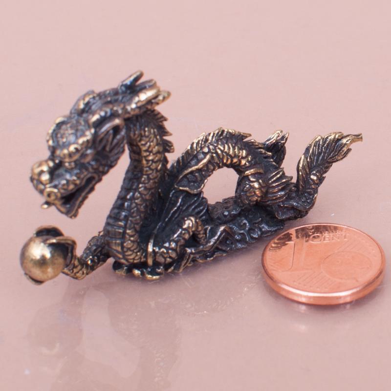 Thumbnail - Chinesische Glücksdrache Messing Drache Mit Drachenperle Glücksbringer