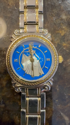 Exclusive Disney Cinderella Watch w/Carriage Display Case  display picture 2
