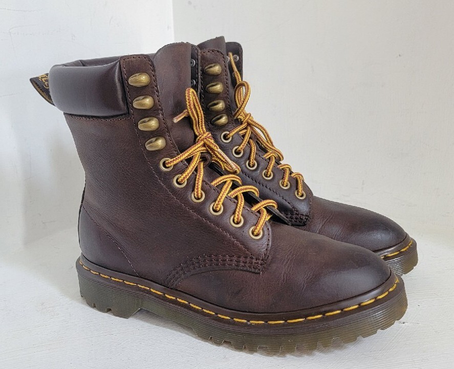 SAOLA Stivali Doc Martens pelle marrone PADTEN Airwair suola rimbalzante unisex M5 W6