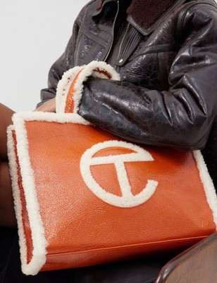 UGG X TELFAR Unisex Orange Medium Crinkle Shopper Wildleder Brandneu mit Etikett