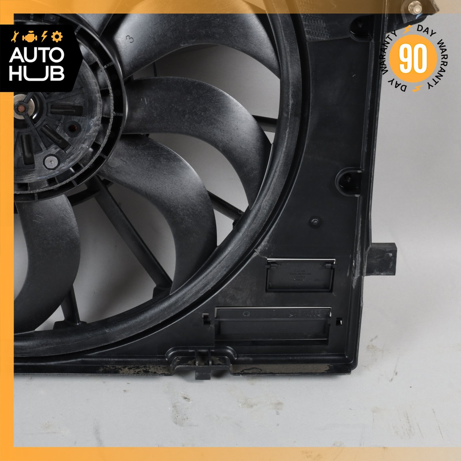 17-26 Aston Martin DB11 DB12 DBS Engine Radiator Cooling Fan Motor Assembly OEM