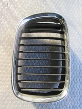 BMW SERIE 5 (10/2000-2003) Kühlergrill Für Die Motorhaube Rechts 8159312