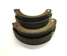 SET OF 4 REAR BRAKE SHOES FOR THE LONDON TAXI FX4 FX4R FL & FL2R 1959 - 1989