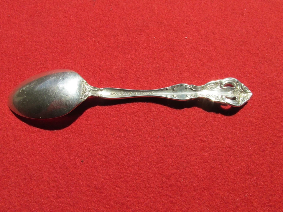 Oneida 6" Sterling Silver Teaspoons Spoon - Michelangelo  Pattern no mongrams - Image 2 of 4