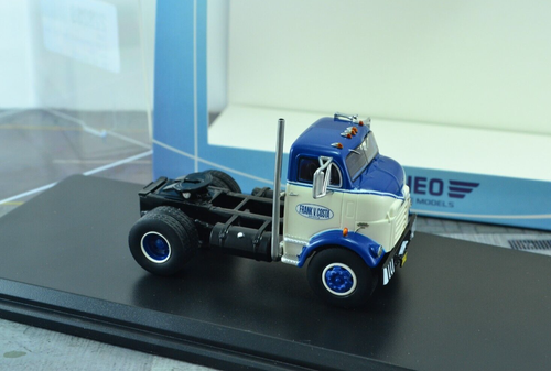 NEO 64116 Old Timer GMC C950 Cannonball Day Cab Tractor Unit 1/64 Scale - Picture 3 of 4