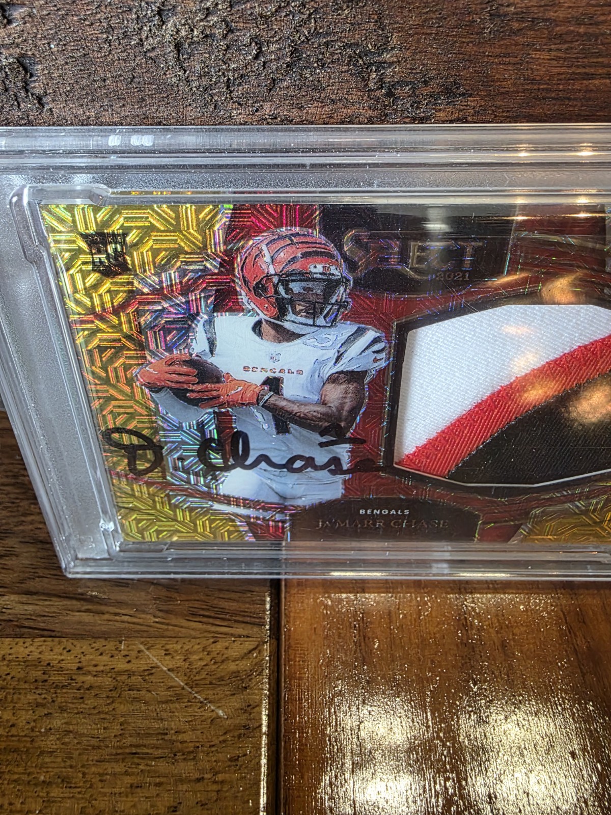 2021 Select Ja'Marr Chase Jumbo Rookie Swatch Gold PRIZM /10 PSA 8 Auto 10 view 5
