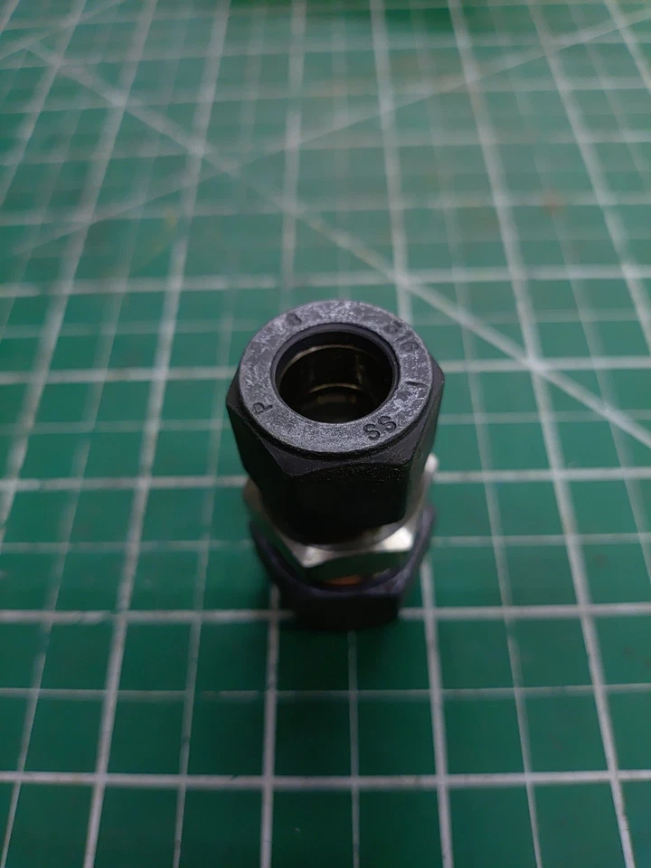 Parker 10-8 HBZ-SS Stainless Hydraulic Compression Union 5/8" x 1/2" 10000psi - Image 3 of 3