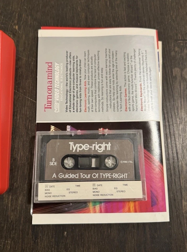 vtg V-tech Type-Right Interactive Teaching Typing Keyboard Machine 1985 w/box - Image 2 of 4