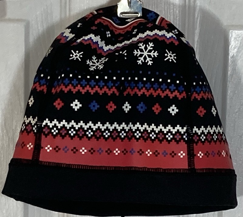Adult Brooks RUN MERRY CHRISTMAS BEANIE CAP 2019? Snowflakes Stretch Hat  NWOT
