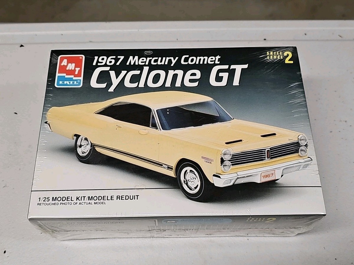 自動車 amt '67 COMET Cyclone-GT Customizing Kit Amazon.com: AMT 1967 Mercury Cyclone GT 1:25 Scale Model Kit