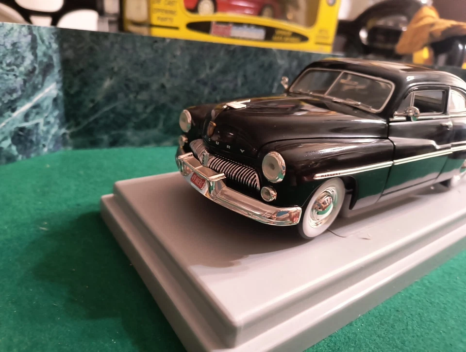 MERCURY Coupé 1949  1/18 AMERICAN MUSCLE ERTL  Black - Immagine 2 di 4