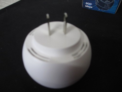 WiFi Extender Signal Booster for Home: Wireless-N Internet Repeater 300mpbs - Picture 4 of 7