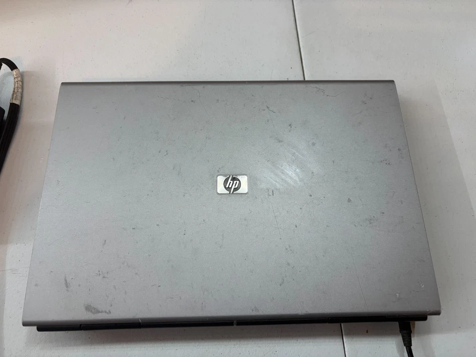 HP Pavilion dv1000 Intel Celeron M - Image 2 of 4