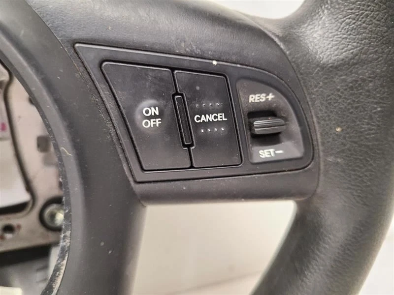 Volante KIA FORTE 2010-2013 negro con controles 561101M650WK      Foto 3 de 4