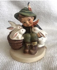 Vintage Goebel &Hummel Figurine 58/0 "Playmates"