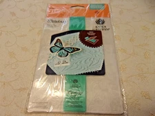 Anna Griffin Embossing Folder Cricut Cuttlebug- Feather Illusion