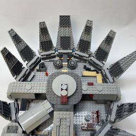 LEGO Star Wars: Millennium Falcon (7965) Set w Manuals Incompletes Read