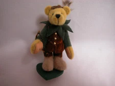 World Of Miniature Bears By Theresa Yang 2.75"  Bear #859 Closeout