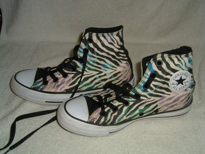 zebra converse size 6