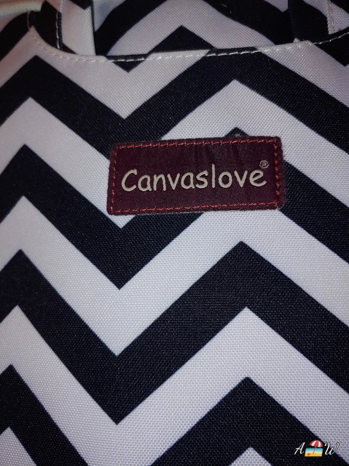 Bolso de hombro Canvaslove Chevron blanco y negro para computadora portátil usado en excelente estado Foto 3 de 4