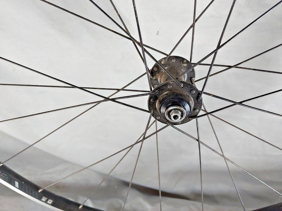 Переднее колесо дорожного велосипеда Bontrager Race TLR Racing 700c 100 мм черное 24S грузоотправитель США - Изображение 2 из 4