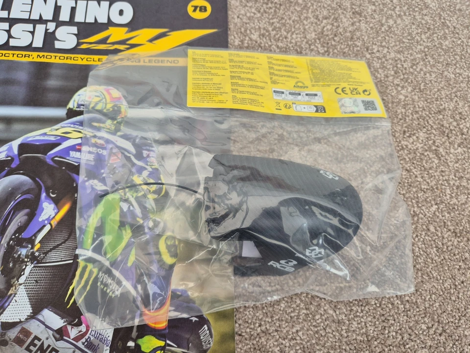1/4 DEAGOSTINI Costruire Il Yamaha YZR-M1 Valentino Rossi Moto Parte Numero #78 - Immagine 2 di 3