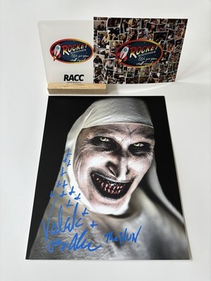 BONNIE AARONS In-Person signed Autogramm/Autograph 20x25cm The Nun Conjuring