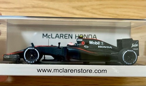 Spark 1/43 McLaren Honda MP4-30 2015 Spanish GP Jenson Button F1 Car - Picture 3 of 5