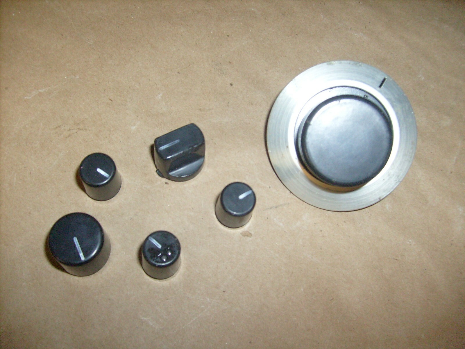 Vintage Advent 300 FM Receiver - Knob Lot Knobs - complete set