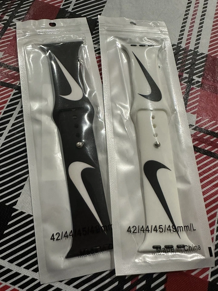 Nike Swoosh Apple Watch Band BLACK 42/44/45/49mm 1,2,3,4,5,6,7,8,9,10,SE,Ultra - Image 2 of 4