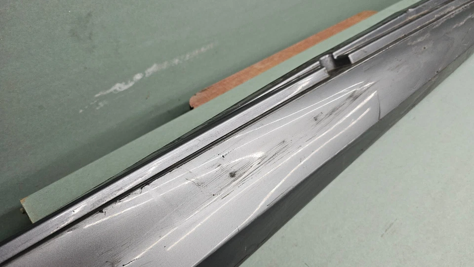 11-16 BMW F10 550XI M Paquete deportivo faldón lateral derecho panel basculante gris A52/7 OEM Foto 3 de 4