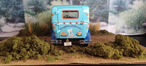 Danbury Mint 1931 Pillsbury Blue Ford Delivery van - Picture 4 of 10