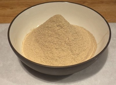 Four Prong Herbs   Genuine Wild American Ginseng Root Powder.  1/2 Oz.