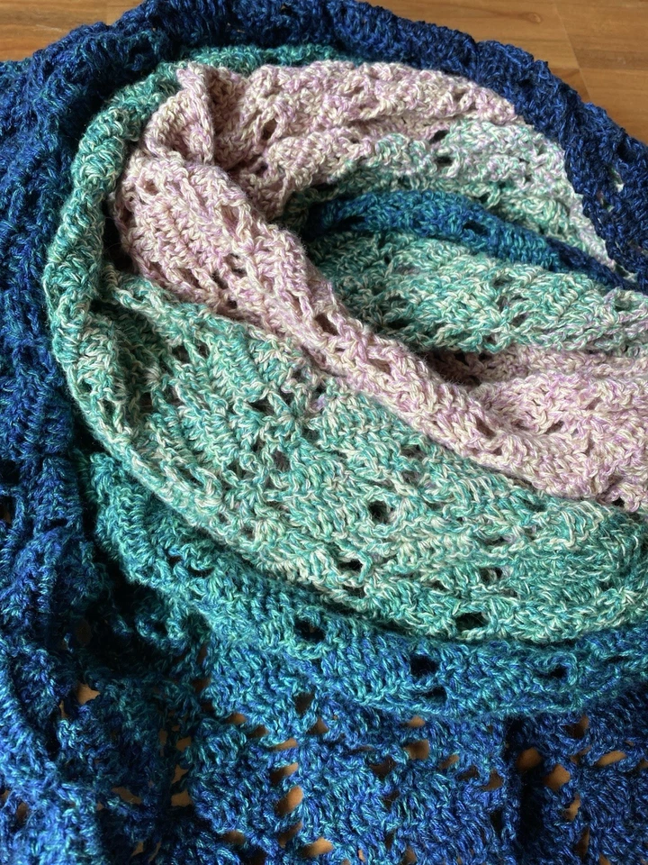 Gehäkeltes Tuch Dreieckstuch Handmade NEU Schal Stola XL - Bild 4 von 4