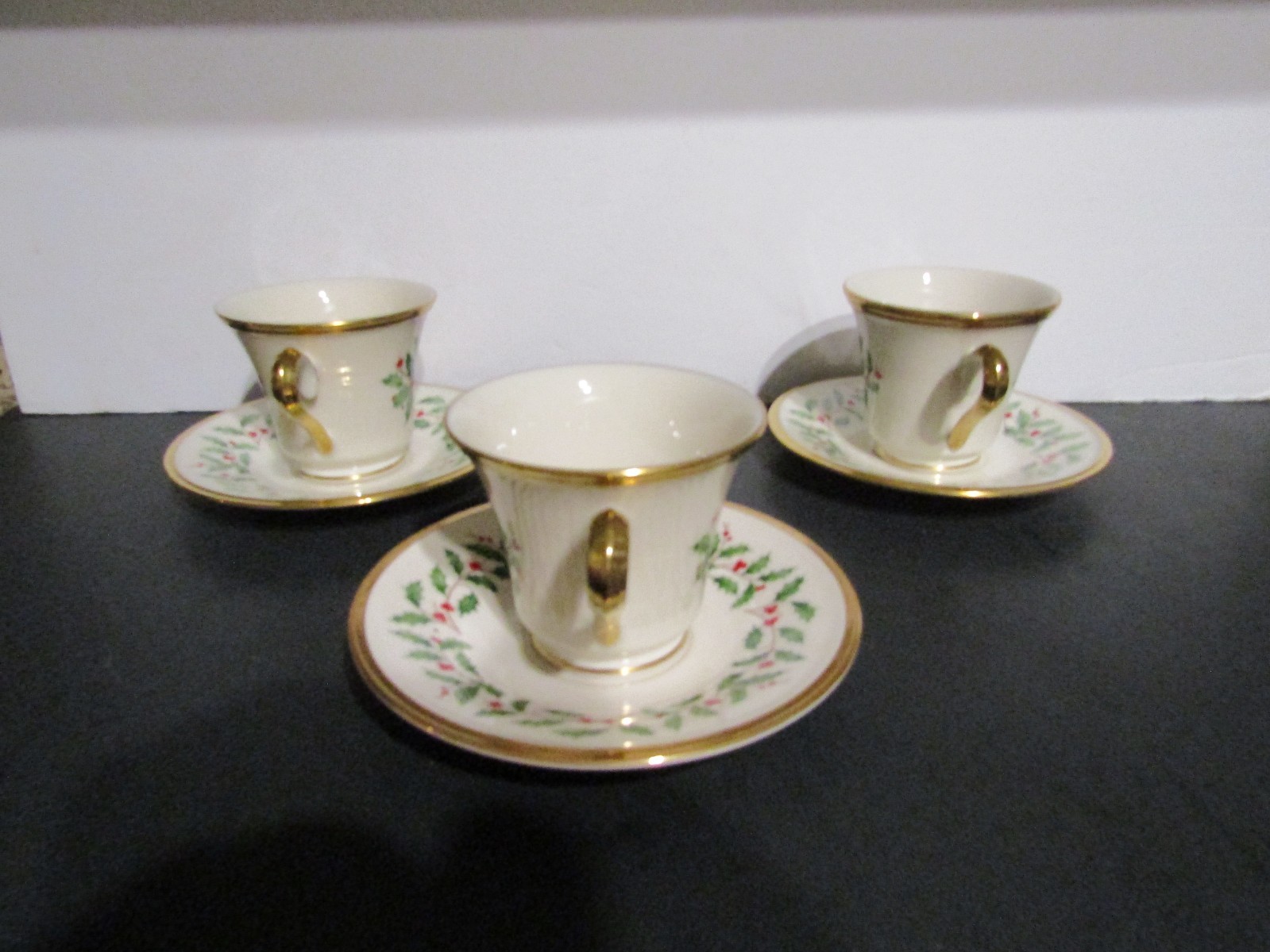 Vtg Lenox Holiday Dimension Holly Berry Coffee Tea Cup & Saucers